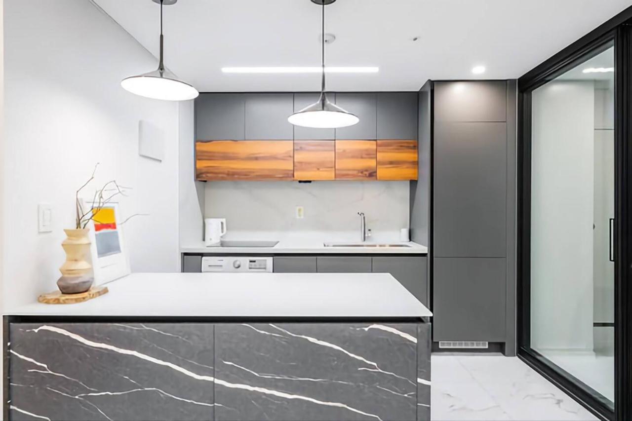 Апартаменты Uh Flat The Seocho Сеул Экстерьер фото