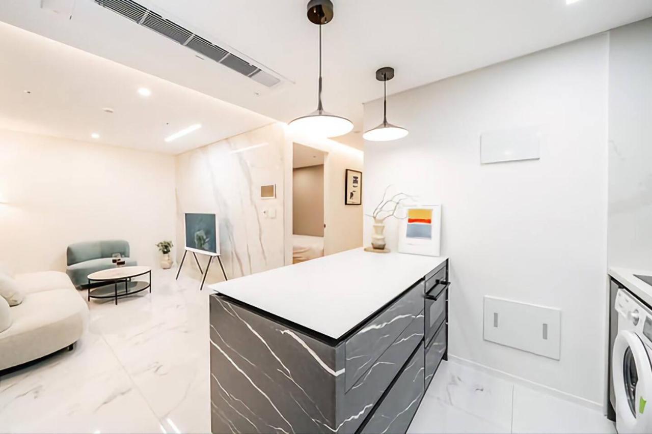 Апартаменты Uh Flat The Seocho Сеул Экстерьер фото